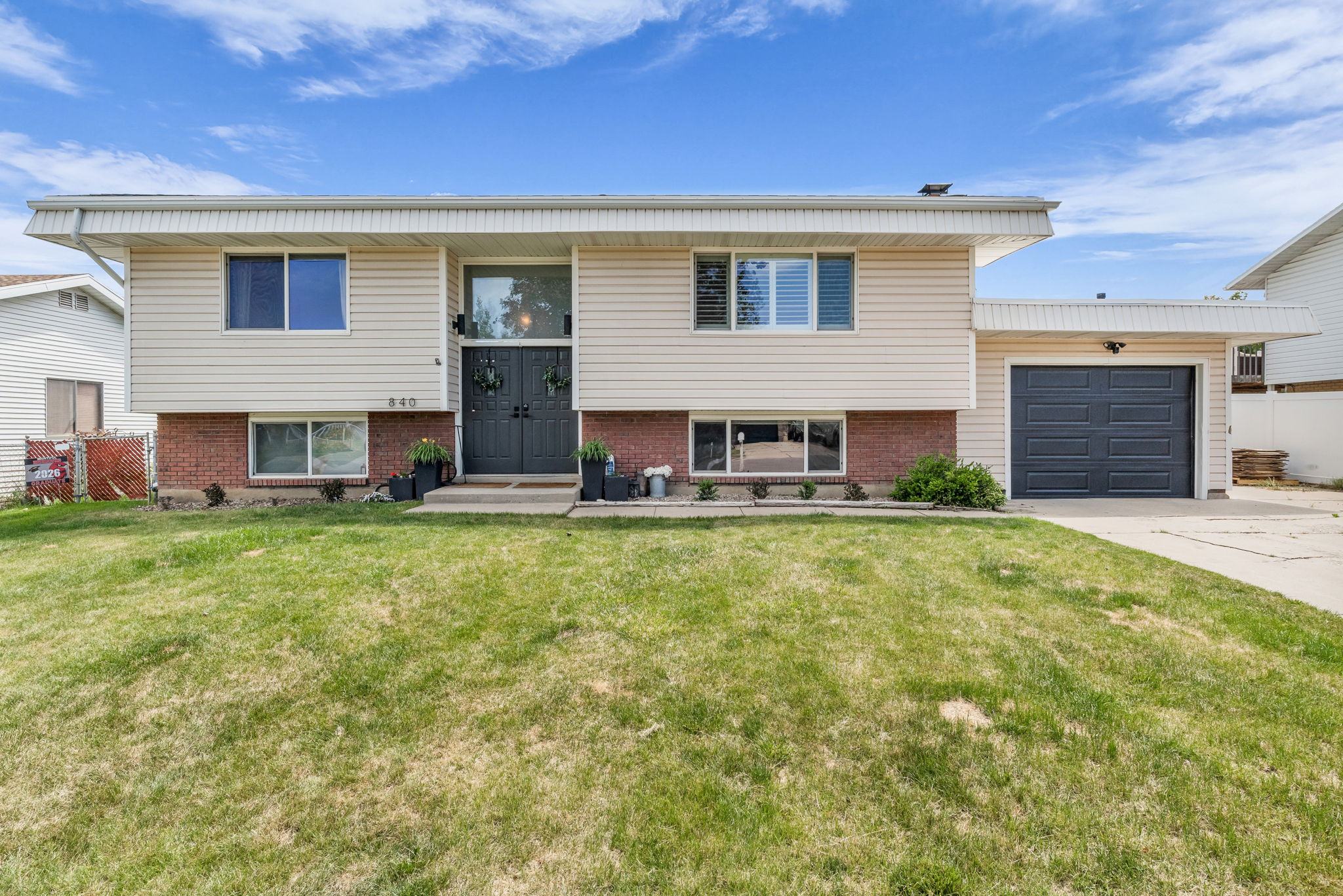 840 N 325 W exterior