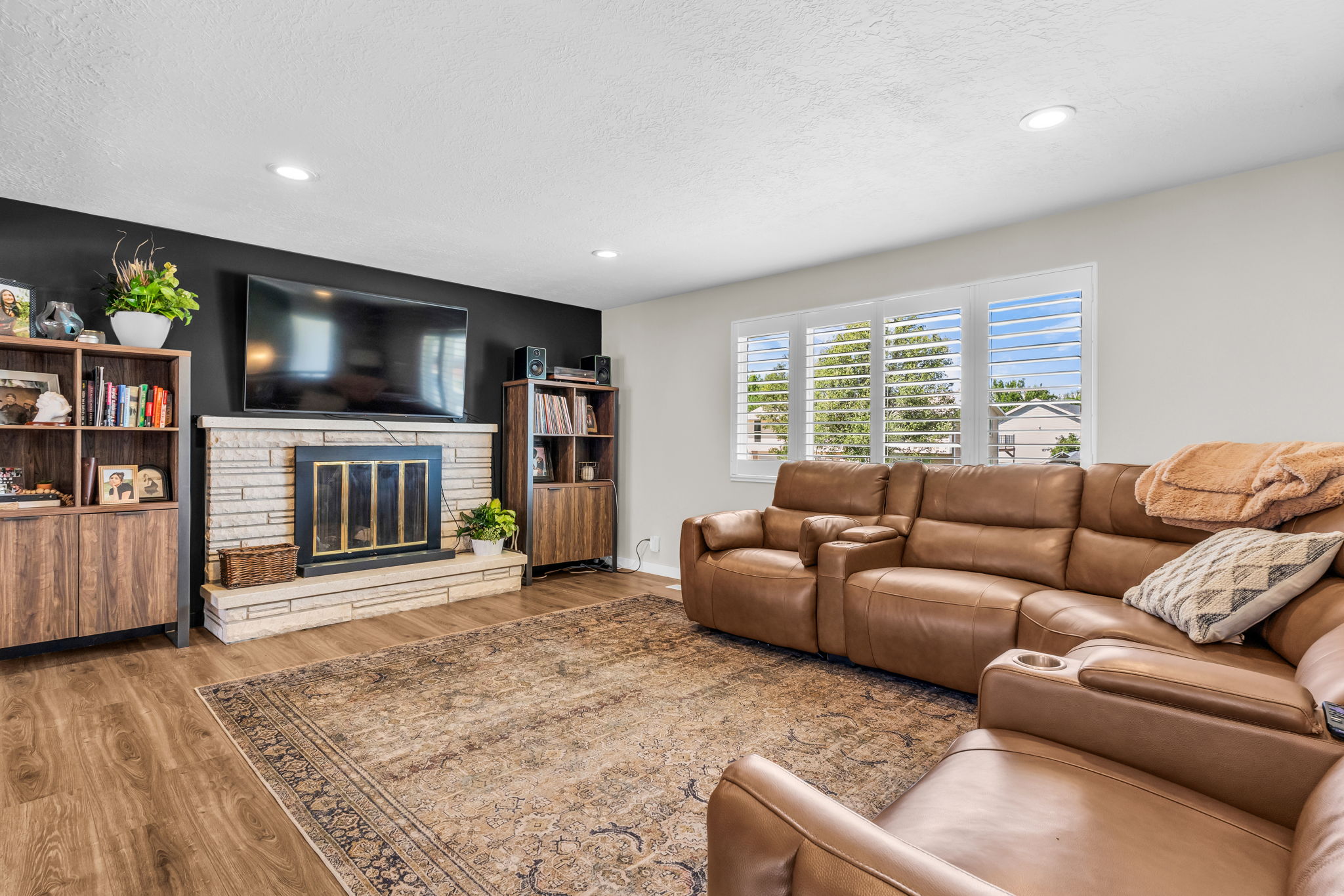 840 N 325 W photo 4