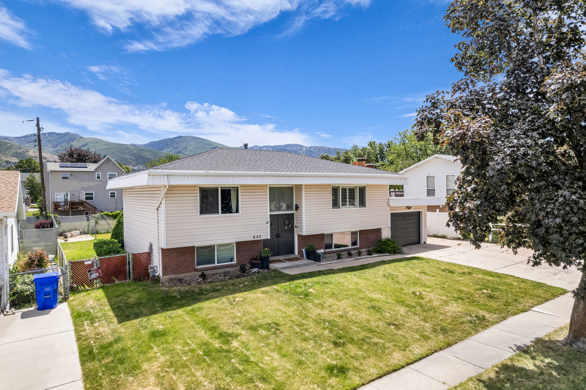 840 N 325 W photo 40