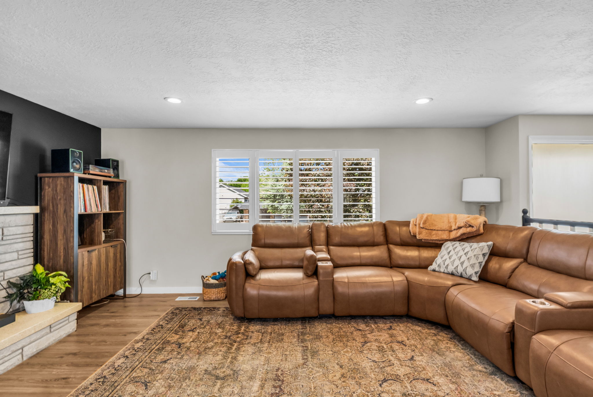 840 N 325 W photo 5